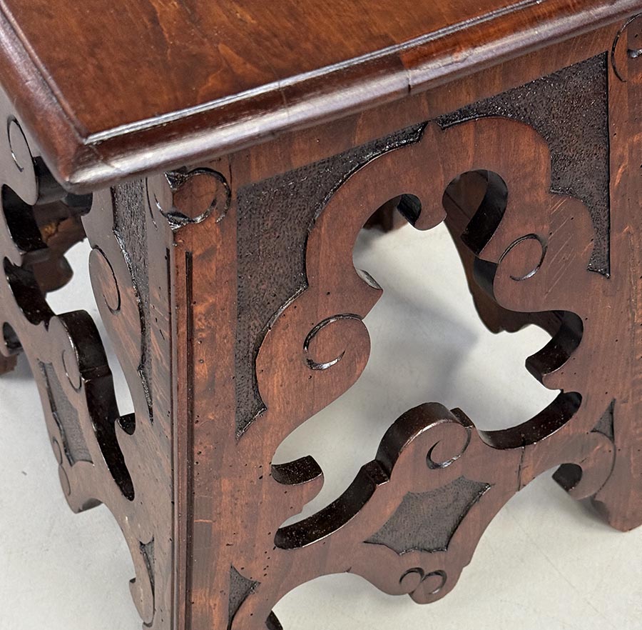 Stolička Historismus-detail3