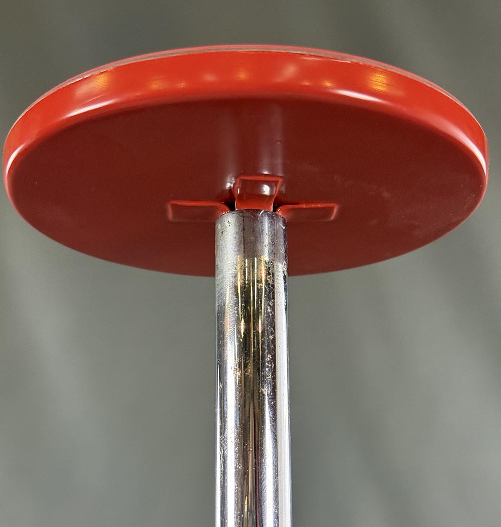 Chromovy květinovy stolek-detail6