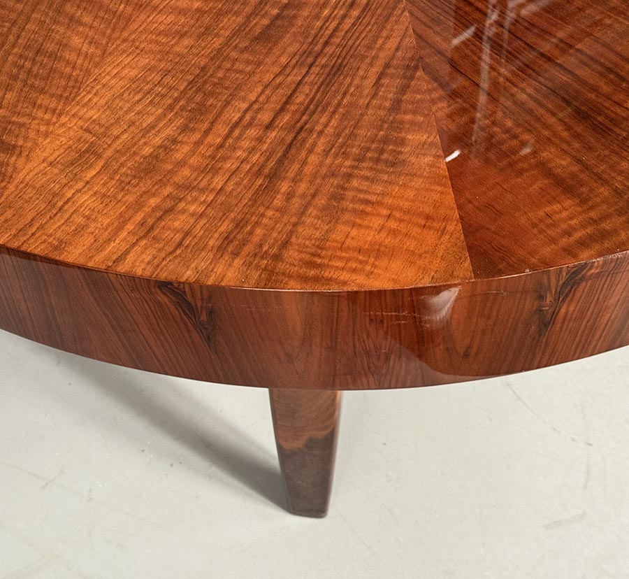 Jidelni kulaty stul J. Halabala-detail8