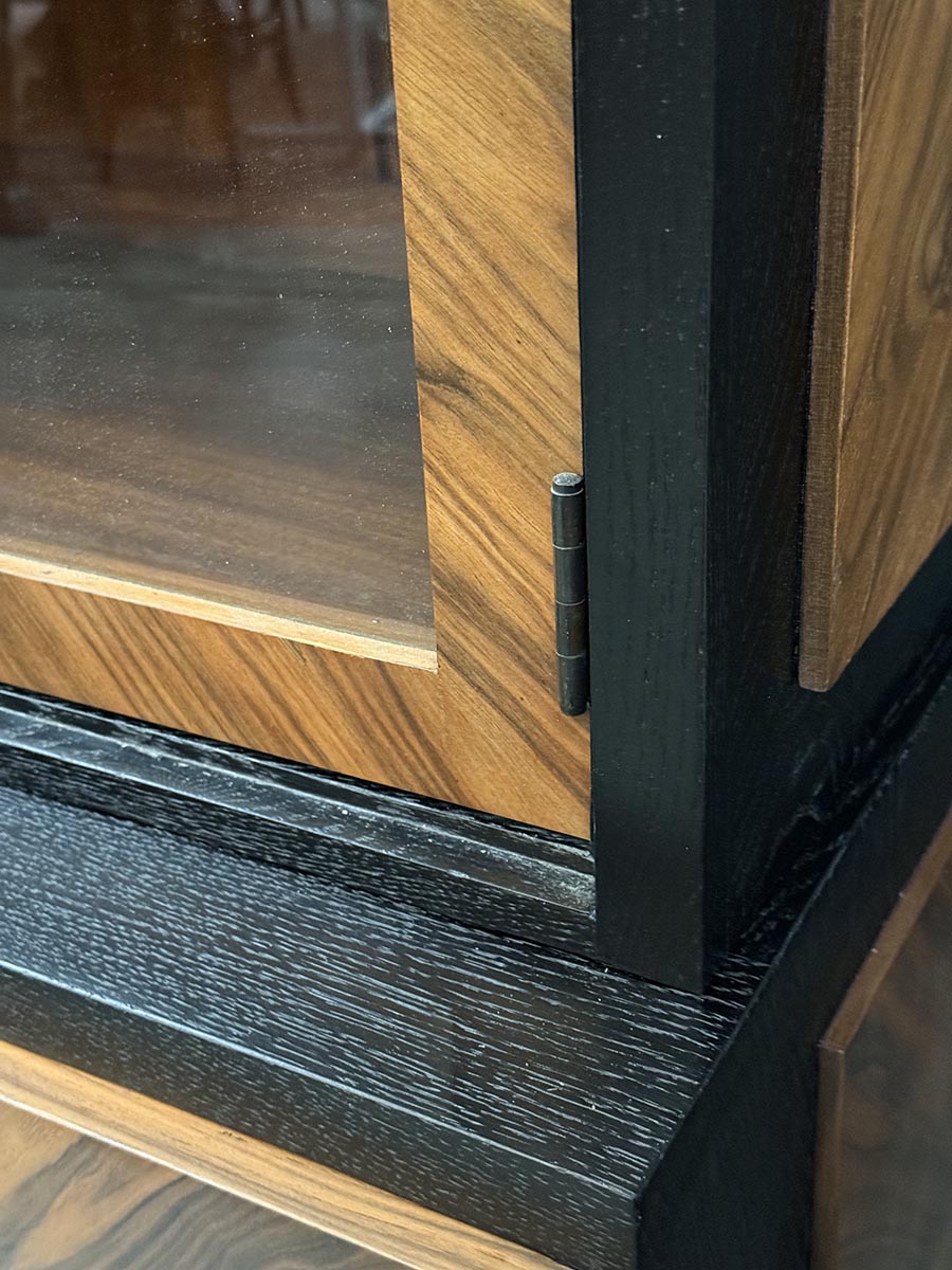 Pracovna - knihovna-detail10- T 7516