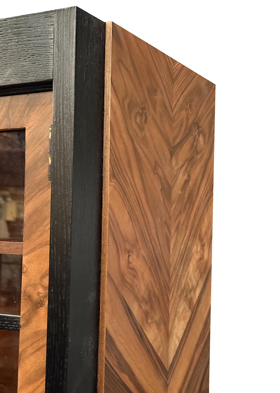 Pracovna - knihovna-detail11- T 7516