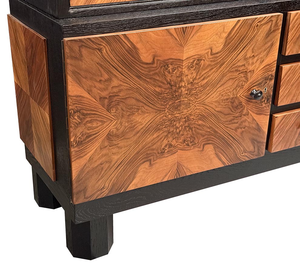 Pracovna - knihovna-detail2- T 7516