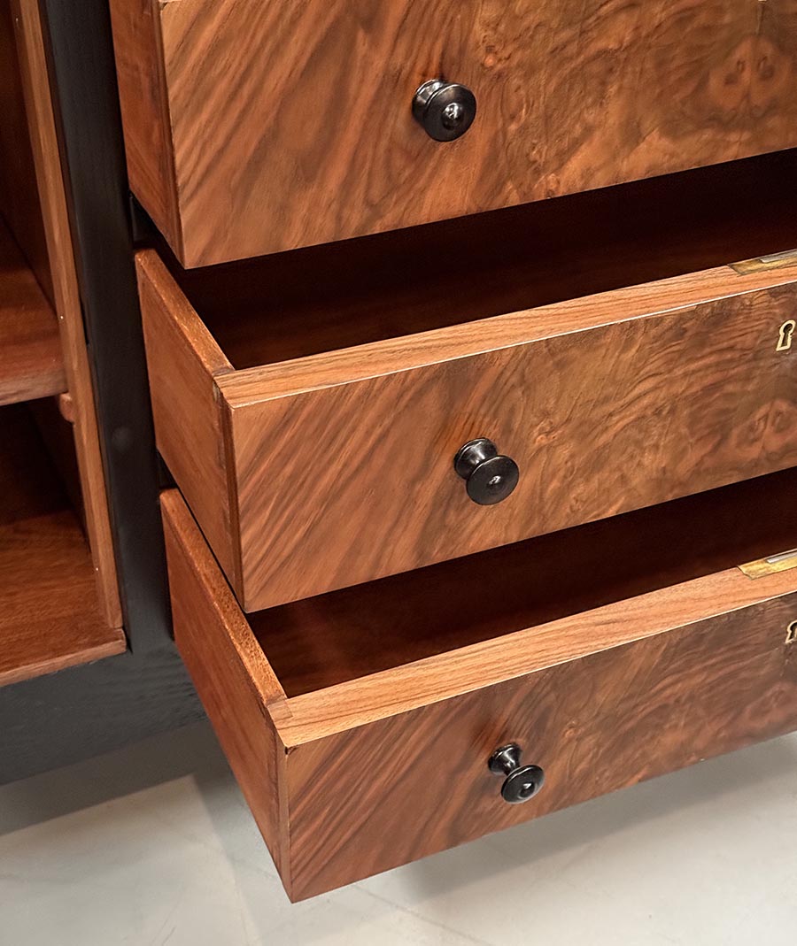 Pracovna - knihovna-detail6- T 7516