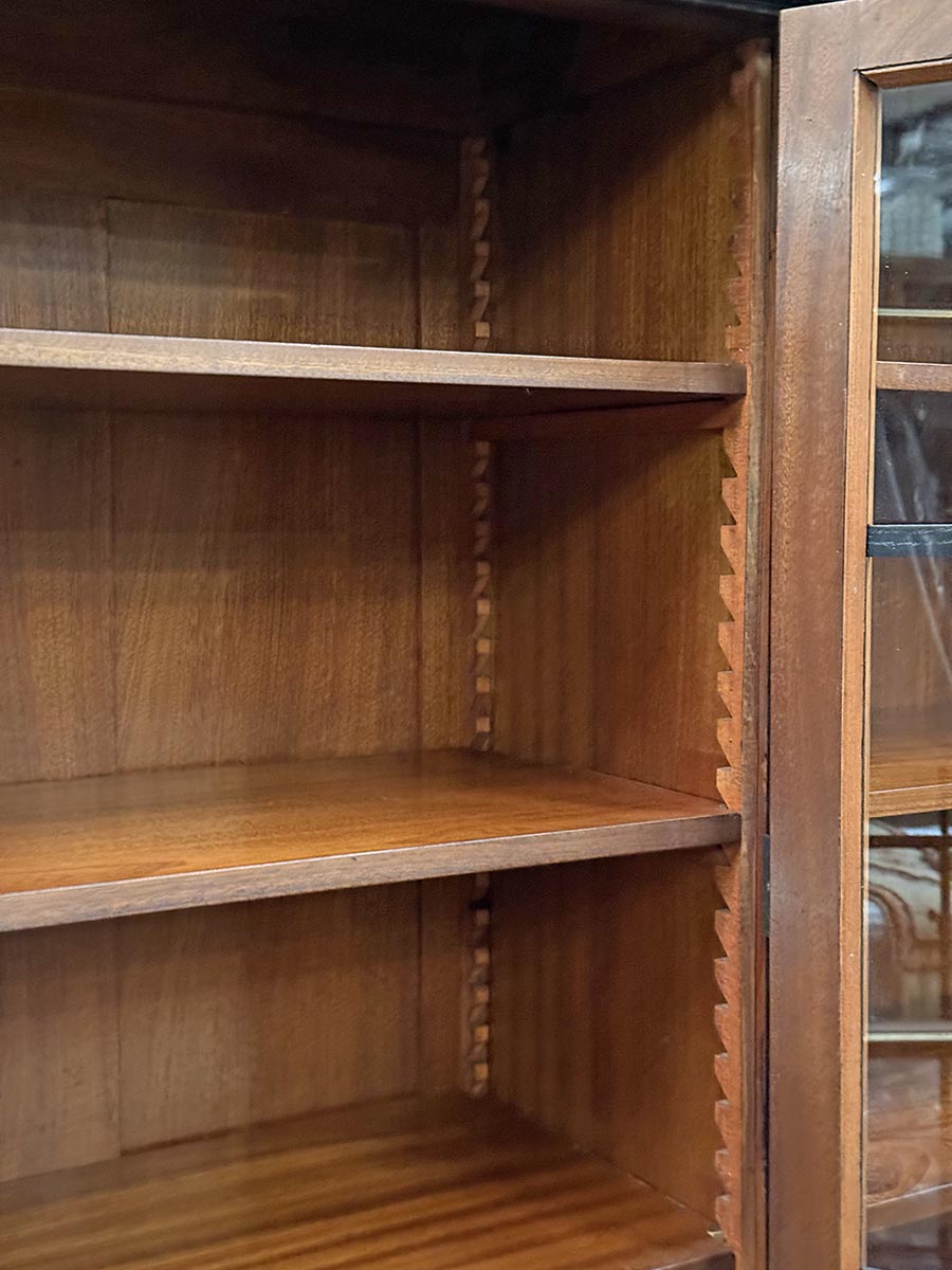 Pracovna - knihovna-detail7- T 7516