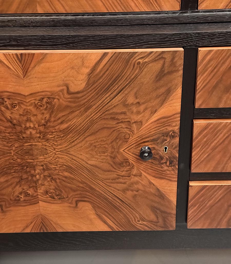 Pracovna - knihovna-detail9- T 7516