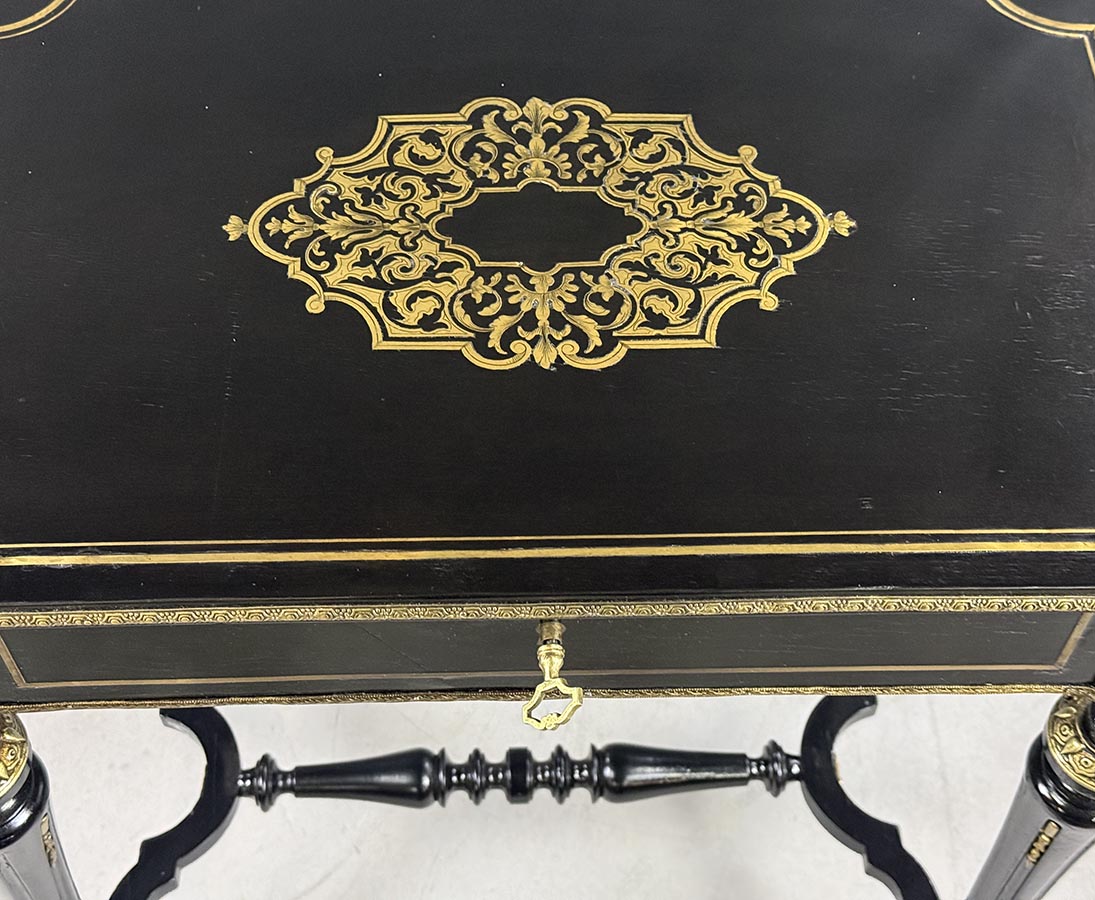 Toaletni stolek -detail3-T 8834