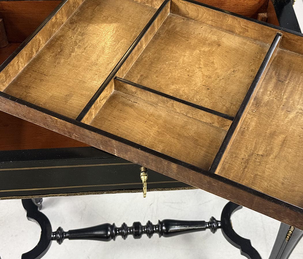 Toaletni stolek -detail9-T 8834