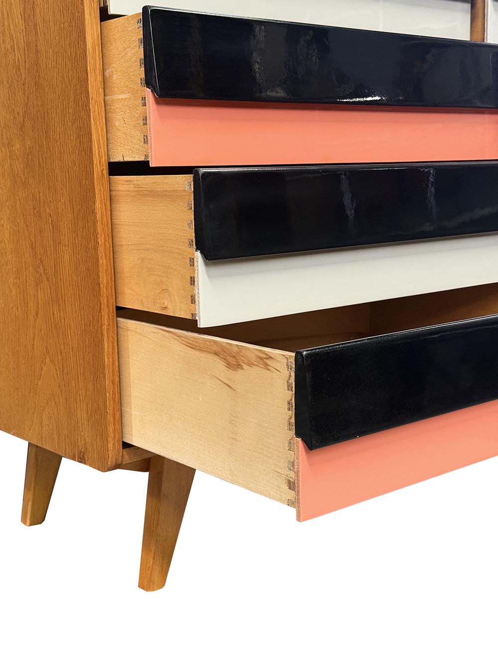 Komoda Jiroutek-detail4- T 6965