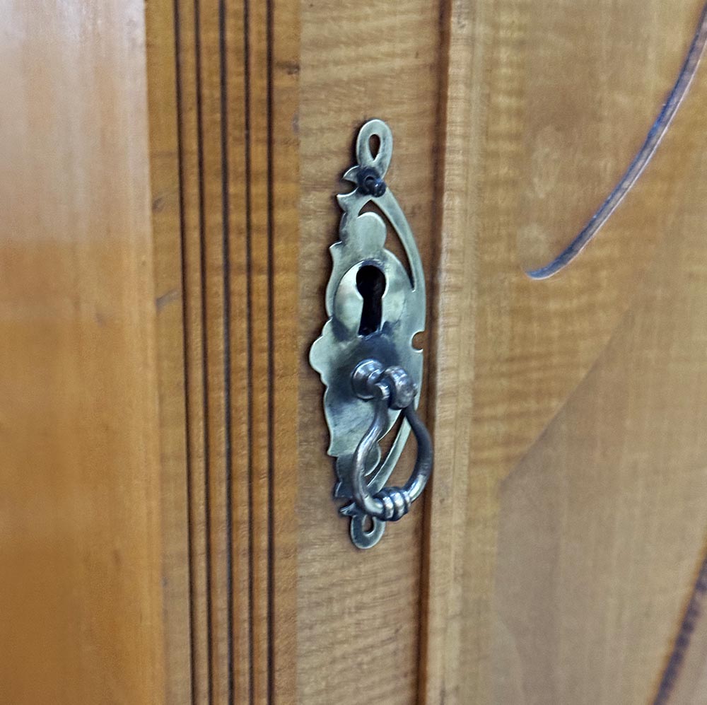 Secesní skříňka -detail4-T 8985