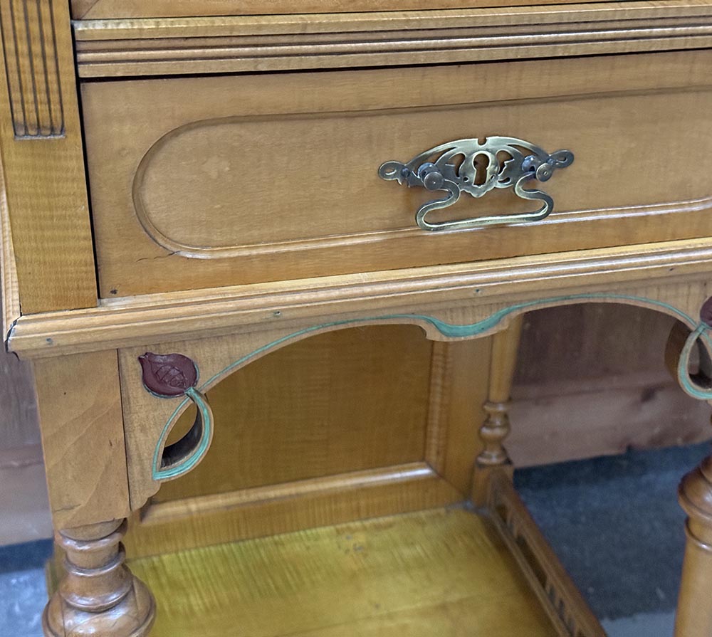 Secesní skříňka -detail6-T 8985