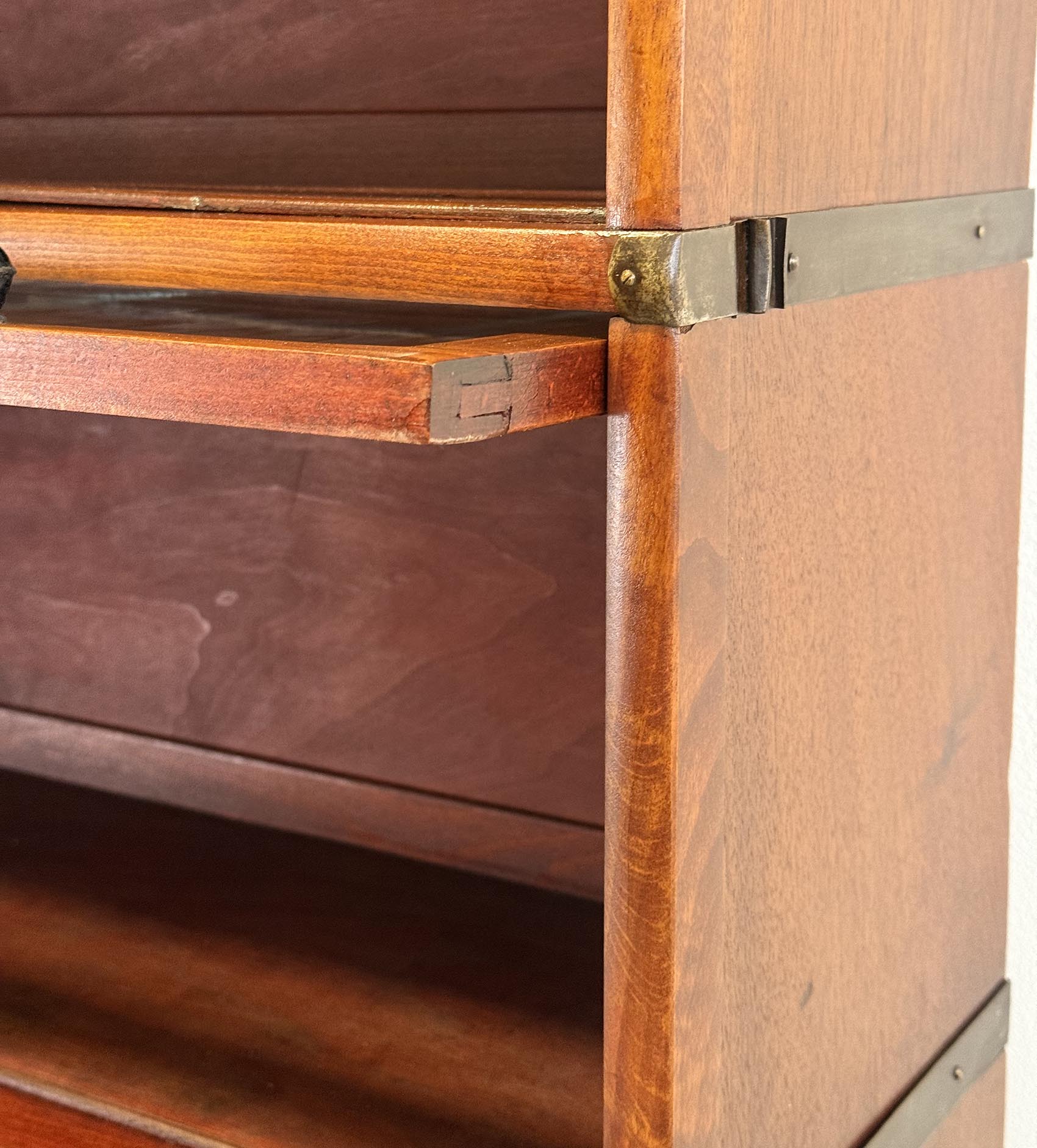 Americká knihovna-detail5- T 8919