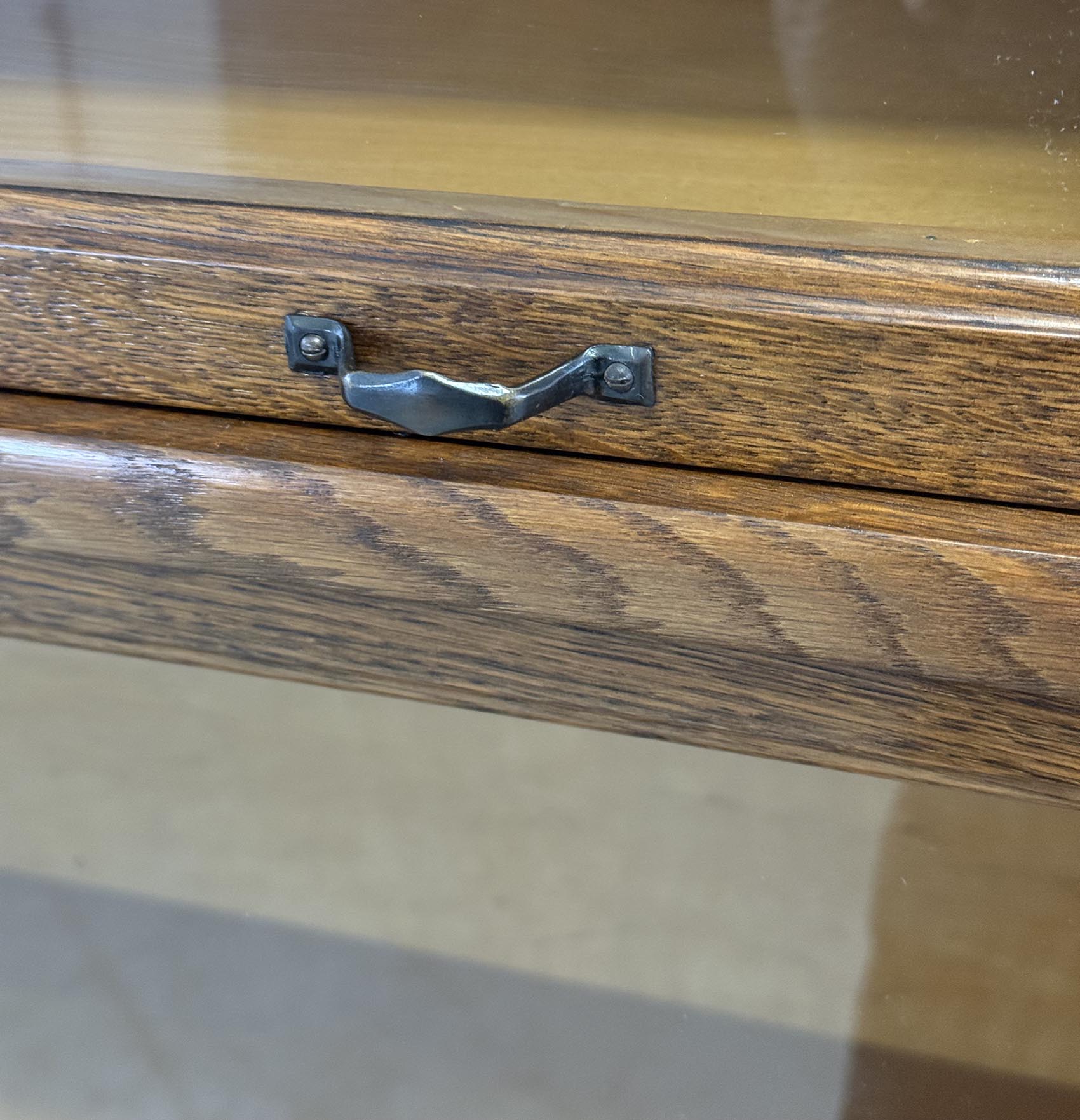 Párové americké knihovny -detail7-T 8919